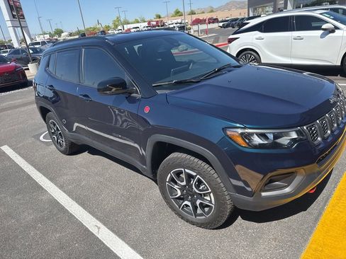 Used 2024 Jeep Compass Trailhawk image 3