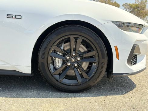 Used 2025 Ford Mustang GT RWD image 27