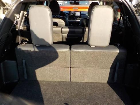 Used 2025 Mitsubishi Outlander SE FWD image 9