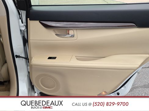 Used 2014 Lexus ES 350 w/ Luxury Package FWD image 25