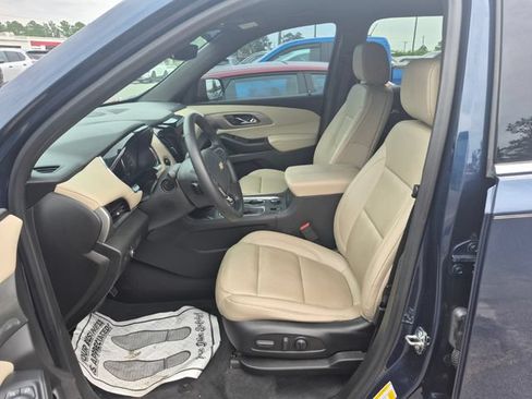 Used 2022 Chevrolet Traverse LT w/ LPO, Floor Liner Package FWD image 5