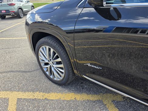 Used 2026 Buick Enclave Avenir w/ Super Cruise Package AWD/4WD image 12