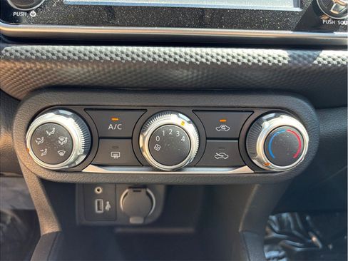 Used 2022 Nissan Kicks S FWD image 27