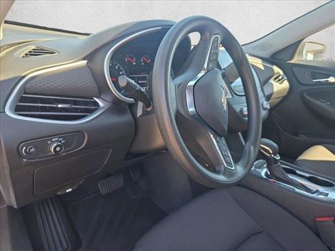 Used 2023 Chevrolet Malibu LS image 9