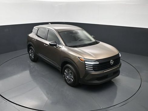 Used 2025 Nissan Kicks S w/ Interior Electronics Package FWD image 25