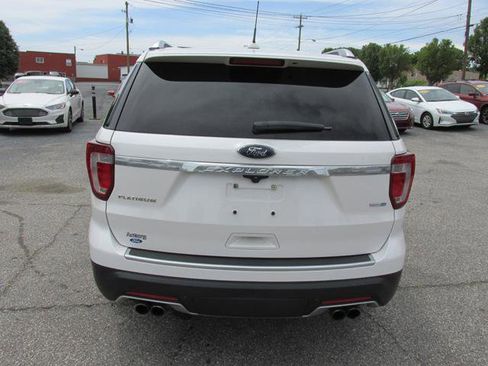 Used 2018 Ford Explorer Platinum AWD/4WD image 4