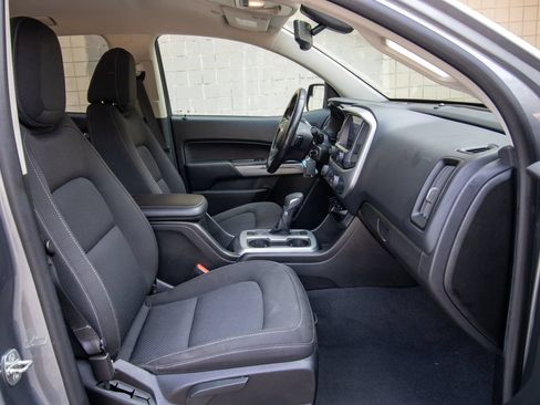 Used 2022 Chevrolet Colorado LT AWD/4WD image 21