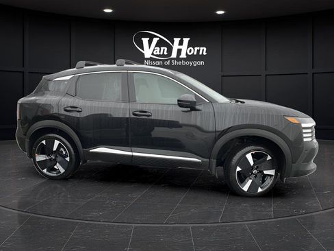 New 2026 Nissan Kicks SR w/ Cold Weather Package image 2