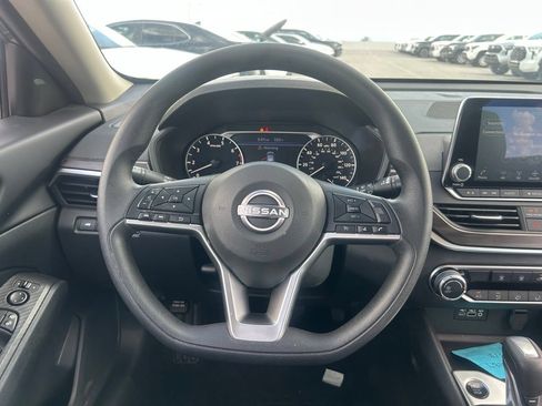 Used 2026 Nissan Altima 2.5 SV FWD image 11