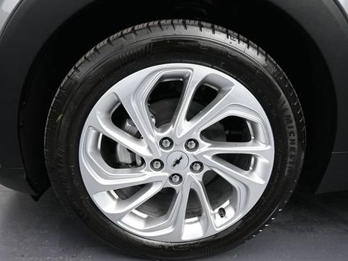 New 2027 Chevrolet Bolt LT FWD image 17