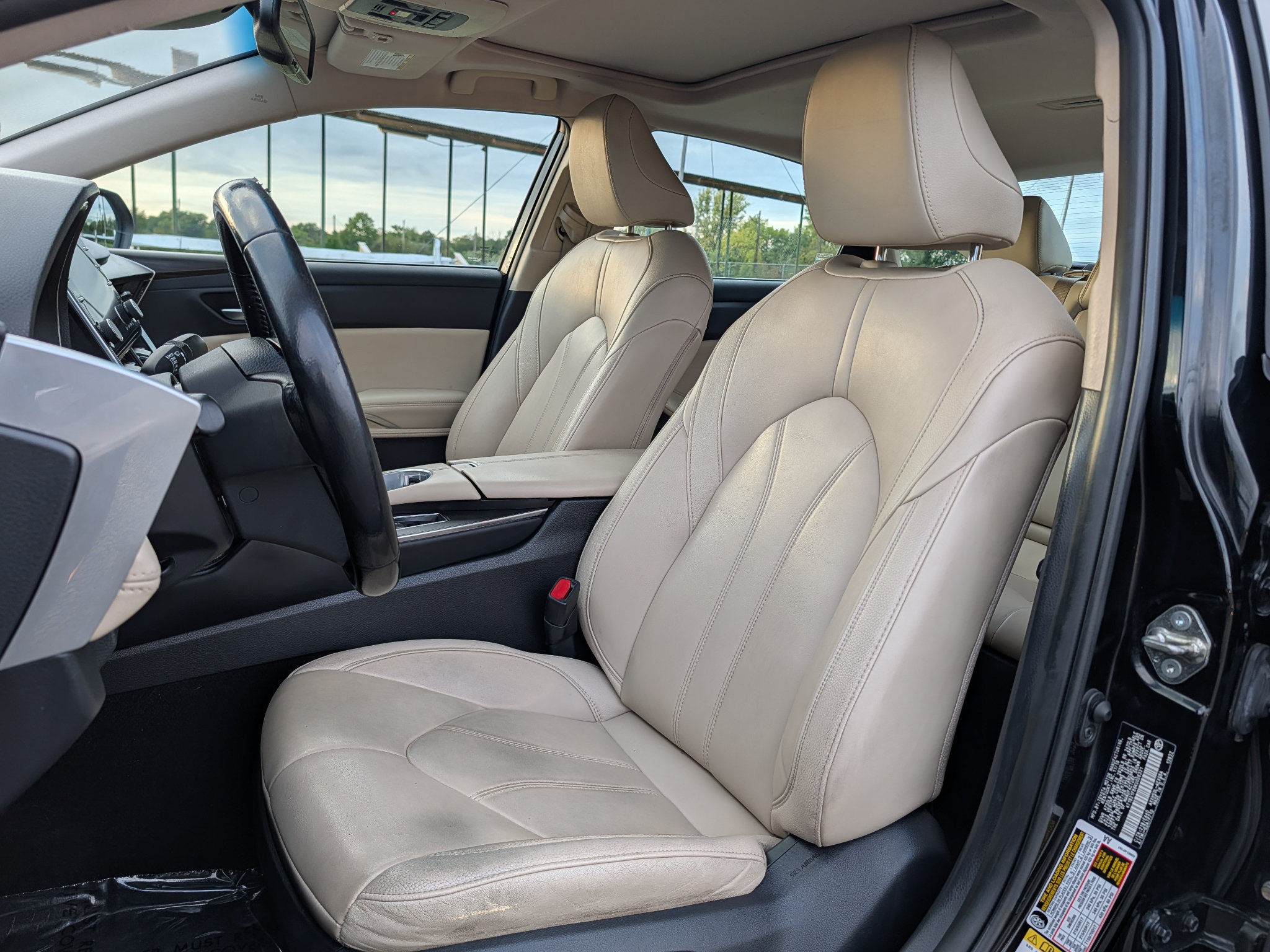 Used 2019 Toyota Avalon XLE w/ Moonroof Package FWD image 14