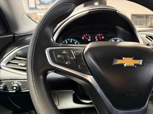 Used 2022 Chevrolet Malibu LT FWD image 17