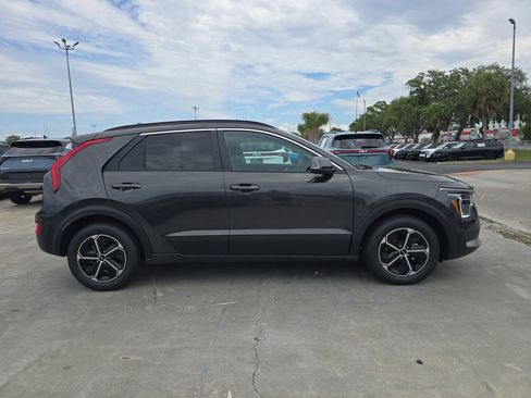 New 2026 Kia Niro EX FWD image 8