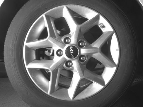 Used 2025 Kia Soul LX w/ LX Technology Package image 20