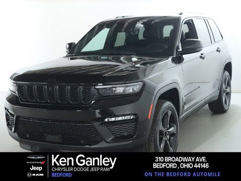 Used 2025 Jeep Grand Cherokee Limited w/ Luxury Tech Group II AWD/4WD image 1