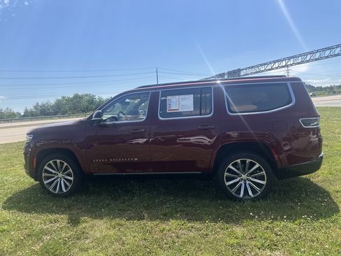 Used 2023 Jeep Grand Wagoneer Series II w/ Premium Group II AWD/4WD image 10