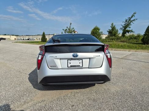 Used 2016 Toyota Prius Two FWD image 7