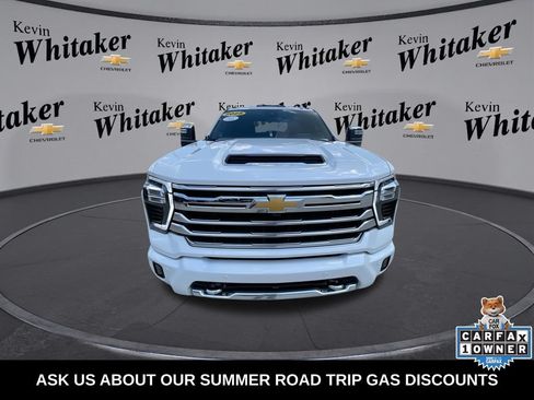 Used 2025 Chevrolet Silverado 2500 High Country w/ Technology Package AWD/4WD image 3