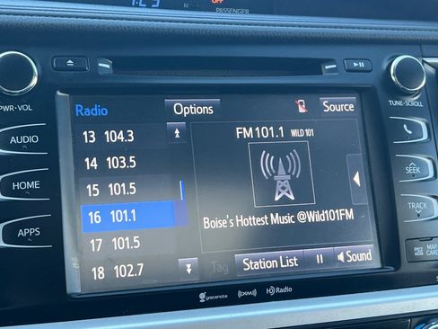 Used 2018 Toyota Highlander XLE AWD/4WD image 16