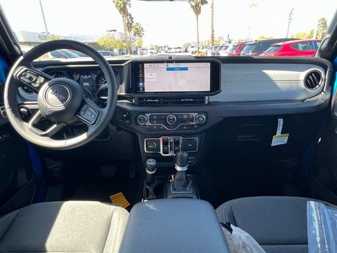 New 2025 Jeep Gladiator Sport AWD/4WD image 16