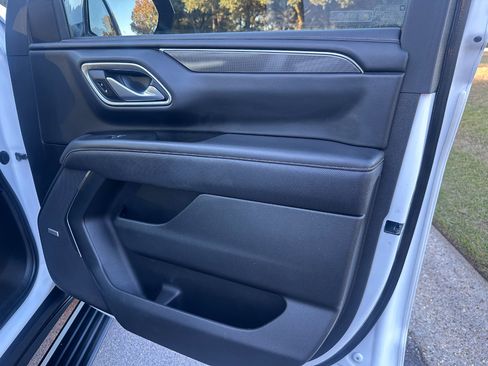 Used 2022 GMC Yukon XL AT4 image 33