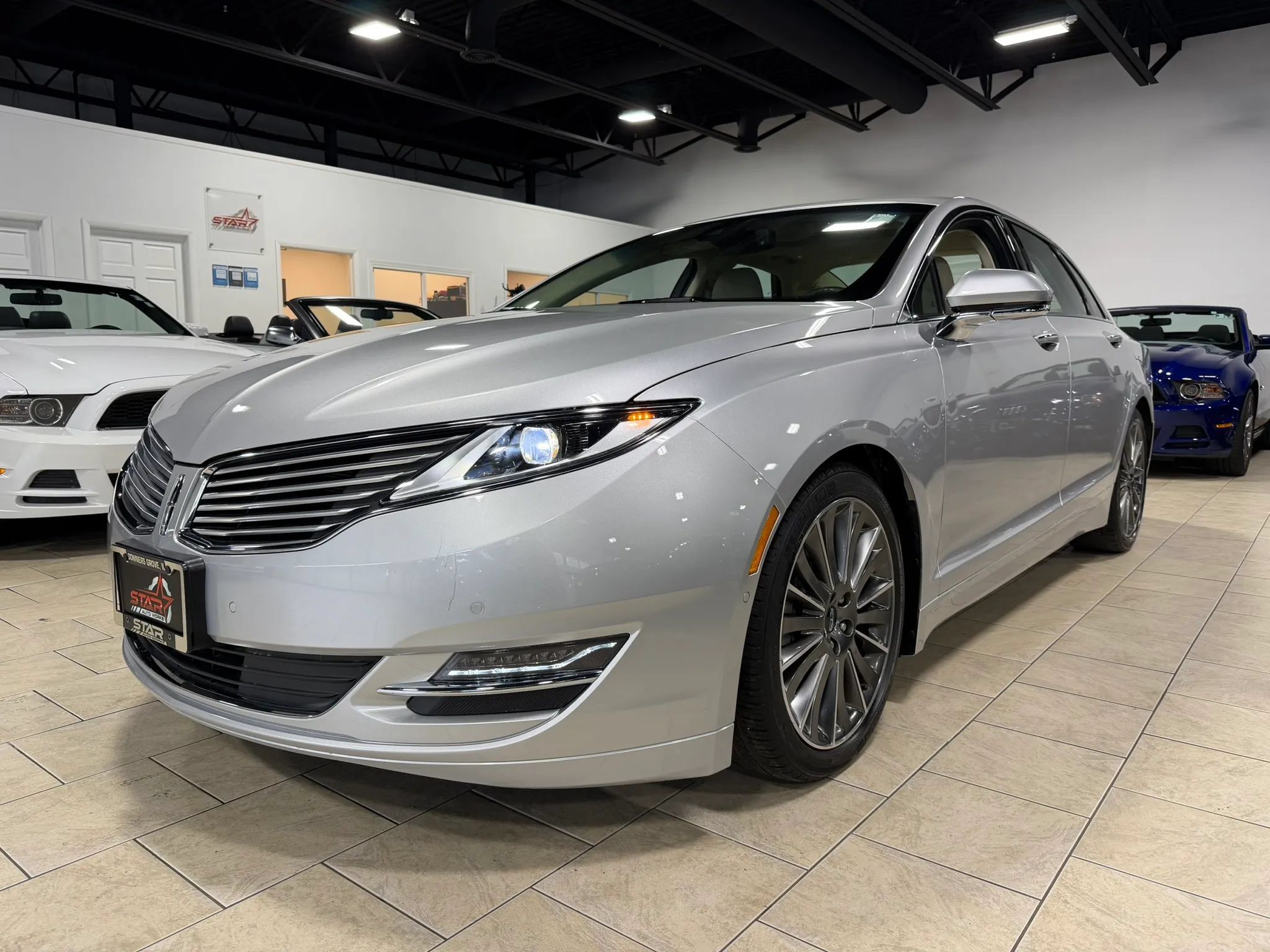 Used 2013 Lincoln MKZ FWD image 11