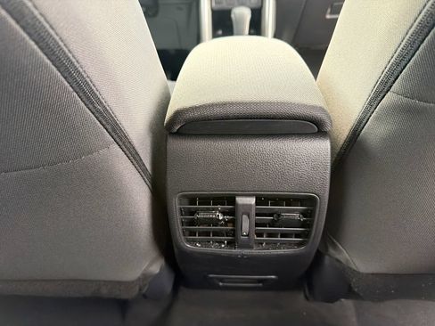 Used 2025 Toyota Corolla Cross LE FWD image 18