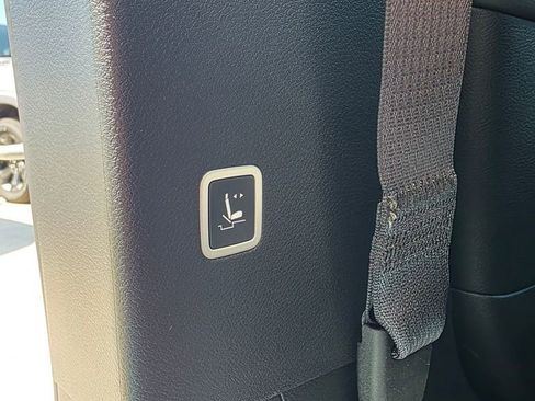 New 2025 Chrysler Pacifica Select image 30