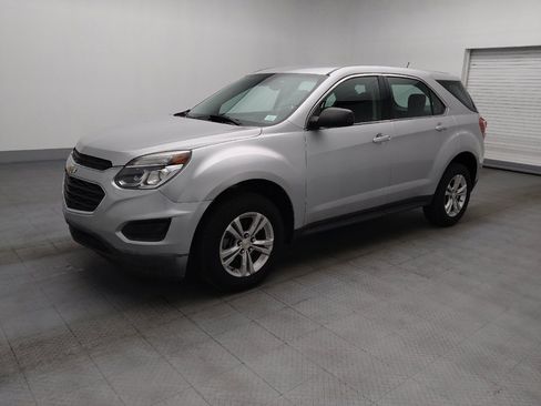 Used 2017 Chevrolet Equinox LS FWD image 2
