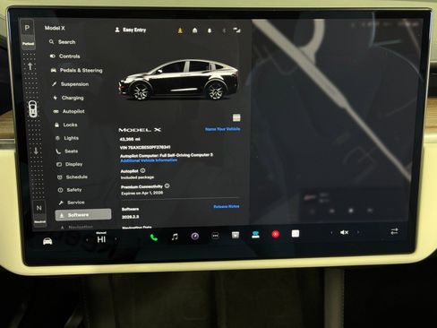 Used 2023 Tesla Model X image 29