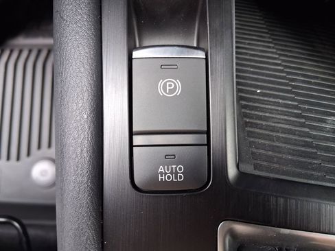 New 2026 Nissan Kicks S image 17