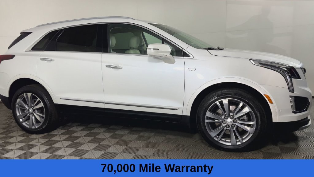 Used 2024 Cadillac XT5 Premium Luxury w/ Technology Package FWD image 4