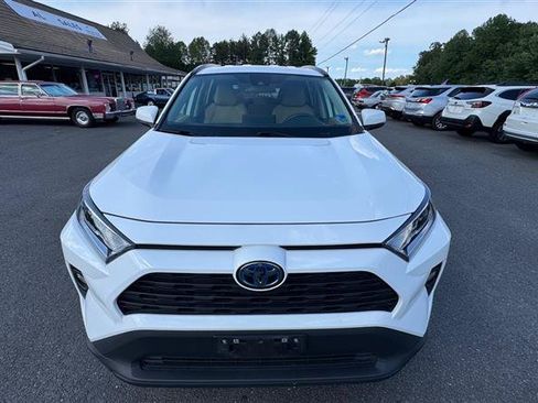 Used 2021 Toyota RAV4 XLE AWD/4WD image 19