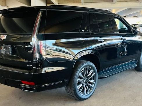 Used 2024 Cadillac Escalade Sport image 3