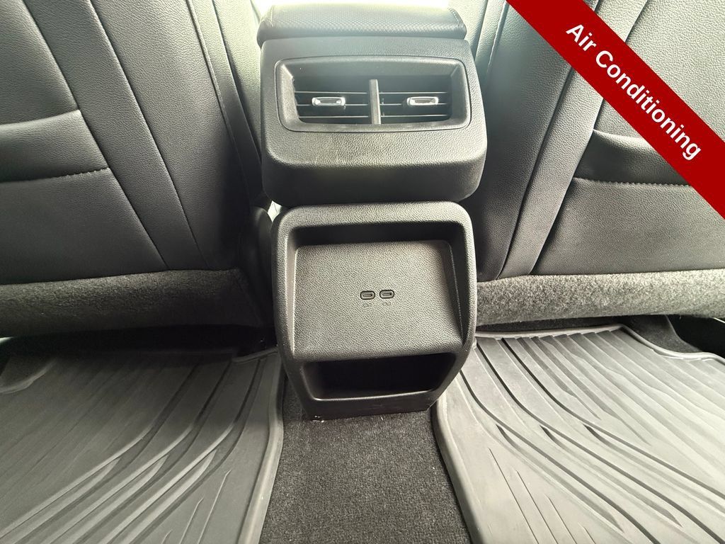 Used 2025 Chevrolet Equinox EV RS FWD image 39