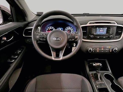 Used 2016 Kia Sorento FWD image 5
