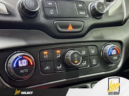 Used 2020 GMC Terrain SLT w/ Preferred Package FWD image 17