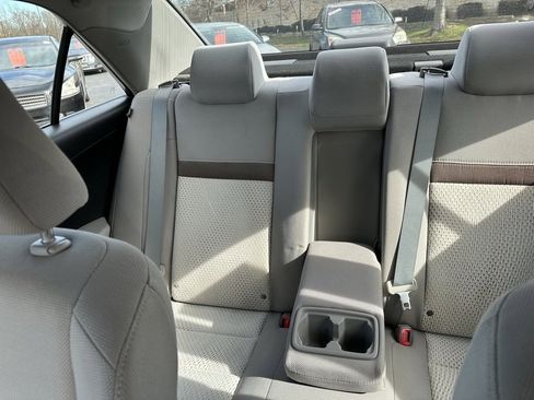 Used 2013 Toyota Camry L image 27