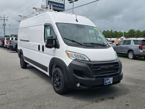 Used 2023 RAM ProMaster 2500 w/ Driver Convenience Group FWD image 7