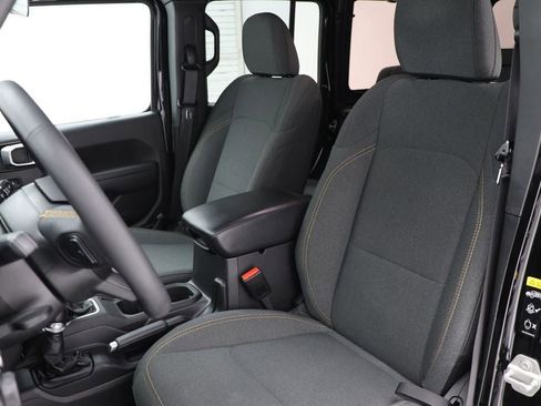 Used 2024 Jeep Wrangler Unlimited w/ Convenience Group image 16