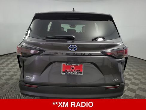 Used 2025 Toyota Sienna XLE FWD image 7