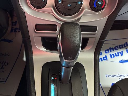 Used 2019 Ford Fiesta SE image 17