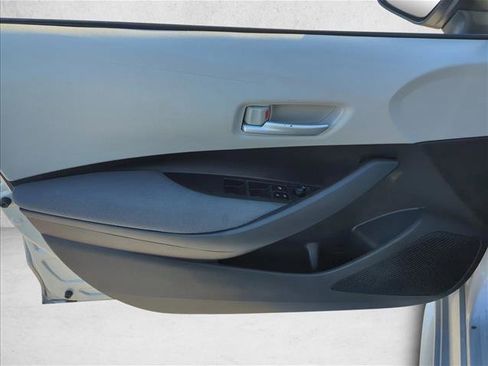Used 2020 Toyota Corolla LE image 7
