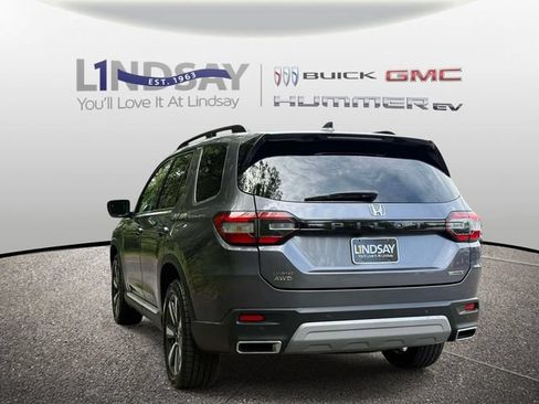 Used 2023 Honda Pilot Touring image 5