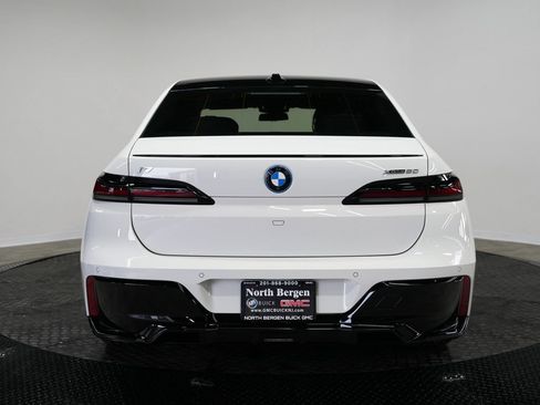 Used 2023 BMW i7 xDrive60 AWD/4WD image 7