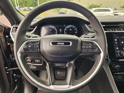 Used 2024 Jeep Grand Cherokee Laredo RWD image 20