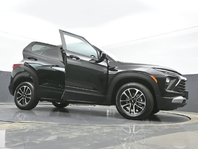 Used 2025 Chevrolet TrailBlazer LT AWD/4WD image 50