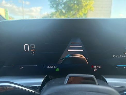 Used 2024 Cadillac Lyriq Luxury image 16