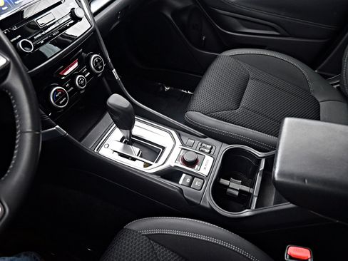 Used 2022 Subaru Forester Premium image 18