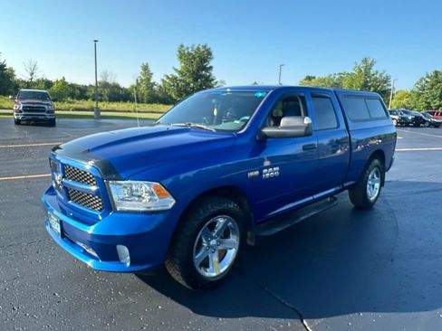 Used 2017 RAM 1500 Express AWD/4WD image 3